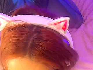 Hot Gamer Girlfriend Interrupts Game to Blow BF Till Facial