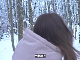 Blondes Pussy Derails Winter Forest Stroll