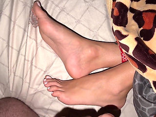 I Love It When He Cum on My Feet While I'm Resting