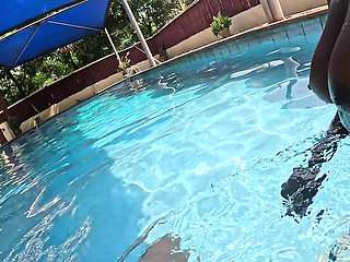 Black Swan Gets Her Bikini Pulled Aside for Sudden Pool Fucking