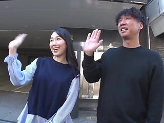Mina Sakura Seductive Pussy Flash From the Sexy Neighbor Wife