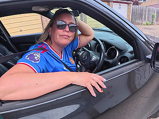 Maisie Lewis Jerks Me off in Her Car While Driving!