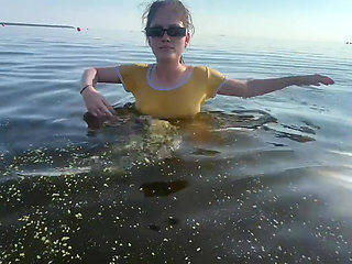 Wow! Met my younger stepsister at the beach, teased in the cabin and ended up having rough sex at home