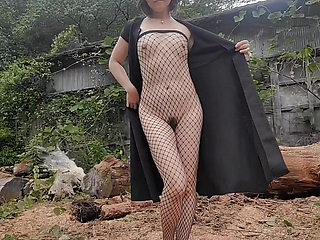 Outdoor Exposure and Outdoor Peeing