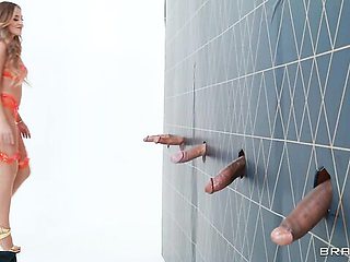 Brazzers Exxtra - handjob scene