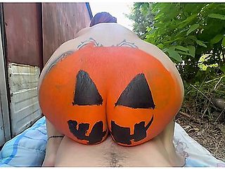 Dulce O Truco O Sexo Oral ? Esta Puta Lo Hace Todo