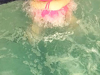 Davisdesires Is in the Pool Watch Her Pussy Drool