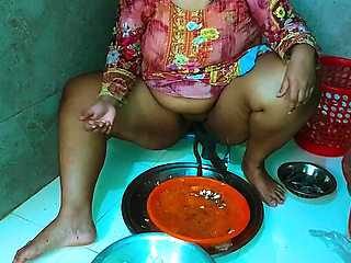 Desi Bhabhi Fucked Hard in Kitchen While Cooking - Huge Anal & Big Ass Doggy Style