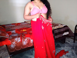 Desi young indian bhabhi seduces devar by showing off her sexy figure - in red saree
