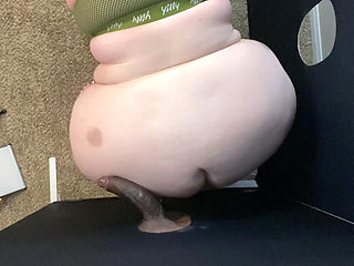 SSBBW Julie Ginger Gets Facial From Stranger at Gloryhole