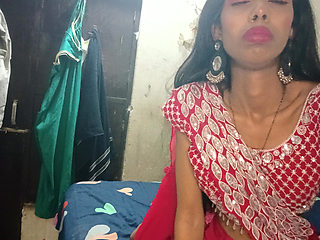 Bhabhi-ji Getting Fucked in Her New Saree