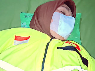 Ojol girl in hijab gets an extra bonus from castamer gofood-full video bokep indonesia viral