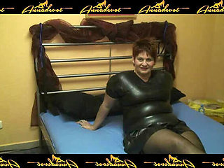 Anna Devot German MILF Spreads Pussy Wide for Fisting and Big Toy Play