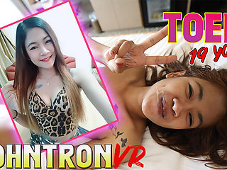 Thai Skinny Bargirl Begs For Facial