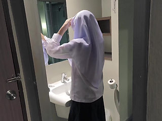 POV Thai Muslim student (behind the scenes)