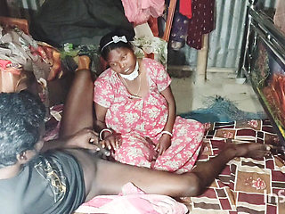 Desi bhabhi ki doggy style mein chudai ki