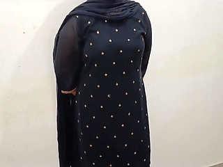 Indian College Babe Was Meet Boyfriend After Five Yers Ago and Fucking Hard in Doggy Style Outdoor