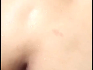 Sinundan ko sa cr si babe habang naliligo at sinabon ko ang malaki at malambot niyang puwet at kanyang puday