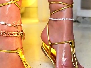 Solo masturbation and the foot fetish