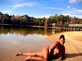 MATURE EBONY COUGAR MAKING FETISH CONTENT IN PUBLIC PT 1