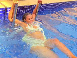 Rich Woman Masturbate in Her Swimming Pool