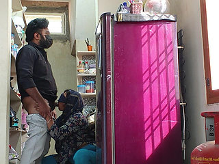Desi Girl in Kichen