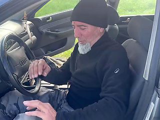 BLOWJOB IN THE CAR - I WANT TO SUCK YOUR COCK HERE AND NOW, CUM IN MY MOUTH