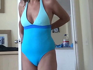 Hot Indian Wife Shows Off Her Hairy Pussy on Beach - Amateur Latina Exhibitionist