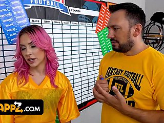 Sneaky teenies: jazmin luv & Aubree Valentine trick their stepfathers to win in dream football, pt. 4
