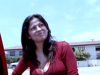 Evie Delatosso He Fucks Her Instead of Reparing Her Car