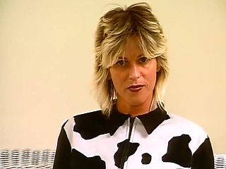 Amateur Blonde Babe Showing Her Perfect Body on Camera