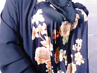 Muslim Hijabi Beautiful Housewife Fucking with Neighbor - With Clear Hindi Audio