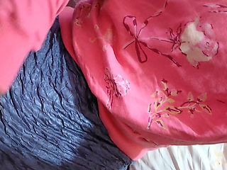 BIG ASS SHEMALE HAVING SELFCUM !