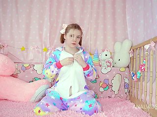 Jessy funny amateur teen brunette toying