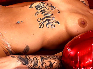 Romantic Valentine's Day Sex with Sexy Barbie, Licked All the Cum off Her Delicious Pussy