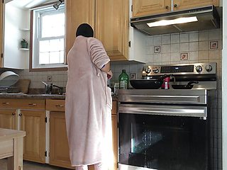 Homemade Arab Wife Doggystyle Fuck in the Kitchen