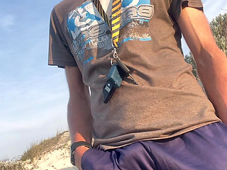 Mike is stroking on the beach again
