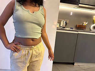 The Stepbrother Had Quick Sex with His Younger Stepsister as Soon as Their Stepfather Went Out.