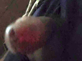 Vah ladka Apne kamre mein apni ling ki masaj Karta hai taki vah bada aur Lamba dikhe aur kasht manmohit karta hai