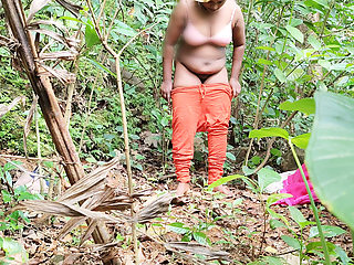 Outdoor Village Desi Girl Hot XXX Video & Blowjob