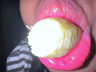 I Put a Banana in My Sensual Mouth While I Was Horny in Morning - This Is My Everyday Morning Routine