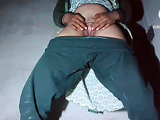 Solo is shared here. This hot girl with a sexy figure does it in her room to start the show.By slow degreesThis sexy girl