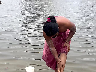 Desi Bhabhi Gaon Ki Talab Par Nahane Gayi   Devar Ke Saath Outdoor Sex Video Full Hindi Audio Viral Video