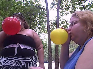 Bbw outdoor balloon blow up and pop