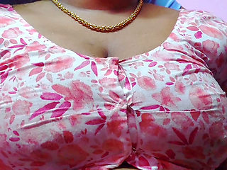 Homely Aunty Seduced Her Boyfriend With Her Boobs