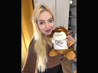 Hot Sexy Beautiful Blonde with All Natural Big Tits Comes for a Fashion Try on Haul Turns Into Softcore Porn Casting