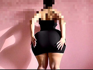 beautiful big-assed girl shaking it