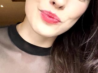 Brunette Solo Webcam Masturbation