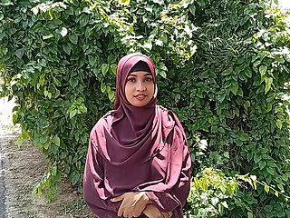 Young Muslim Hijabi Stepsis in Law Seduced Her Bhai Jaan