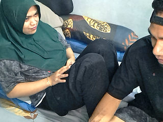 Aunt in law Hijab Stayed One Night at My House.